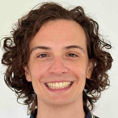 Italian scientist looking for short-term rent! Main Photo