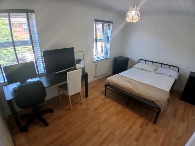 Nice Ensuite Room with All .Bills inc. in Mitcham Main Photo