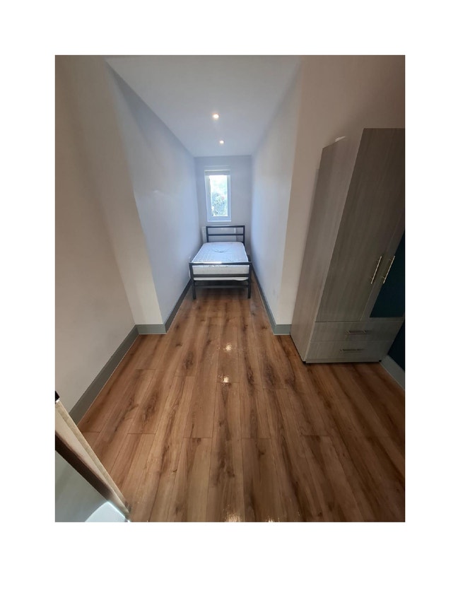 Studio Room Available – Ingram Road, Gillingham, M Main Photo