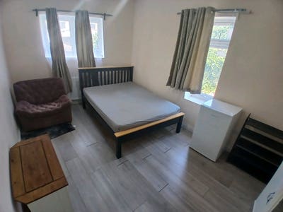Double Room with All Bills .inc. in Mitcham Main Photo