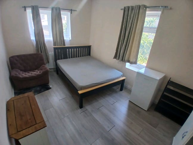 Double Room with All Bills .inc. in Mitcham Main Photo