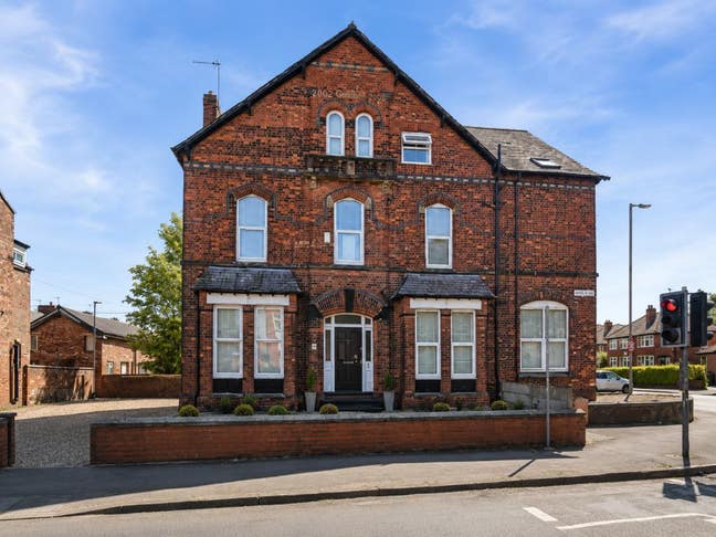 115 Egerton Road, Manchester, M14 6RD Main Photo