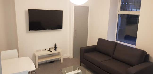 Rooms available in  flat  close to city centre  Main Photo