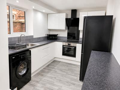 Modern Furnished 3 Bedroom House Main Photo