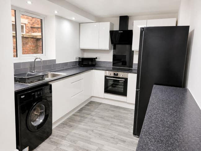 Modern Furnished 3 Bedroom House Main Photo