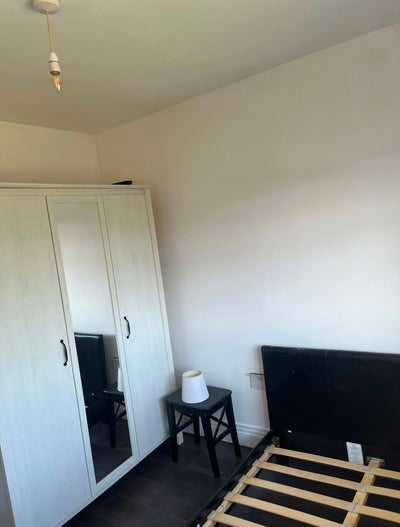 A large bright Single room in shared house Main Photo