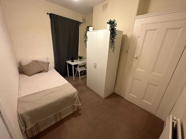 Bright & Lovely Double Room | W10  Main Photo