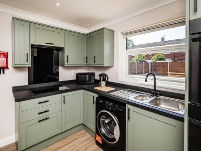 Modern & Homely Doubles in NR1/NR7 - Parking Main Photo