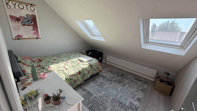 Bright & Airy Double Top Room  Main Photo
