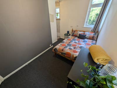 Stunning Double Rooms with Private Shower- NG3 4HB Main Photo