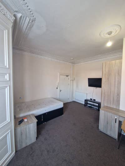 Large En-Suite Room – Bills Included Main Photo