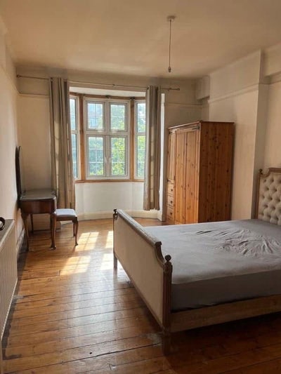 Gorgeous room in Brixton Hill flat  Main Photo