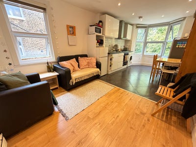 ***Spacious 4 Bedroom Flat to Rent, N8*** Main Photo