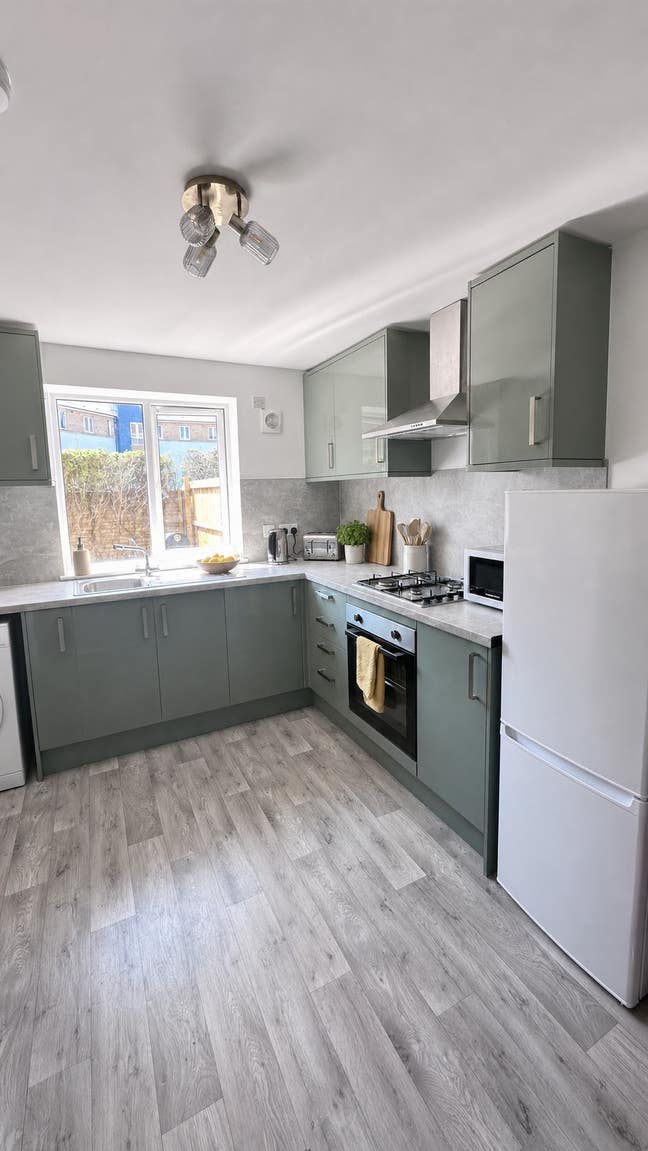 Brand new rooms, ensuite & kitchenette, CB4 Main Photo