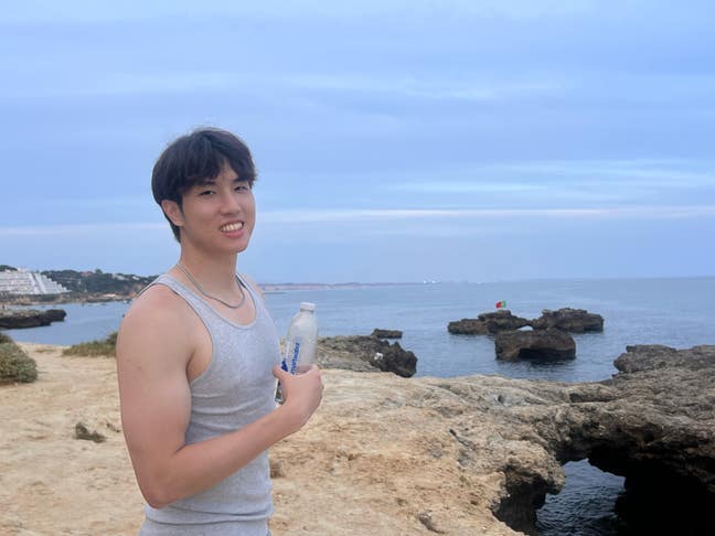 I am a male student aged 21. I am looking for... Main Photo