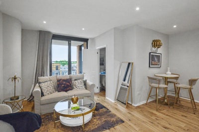 Stylish One-Bedroom Apartment with Balcony Main Photo