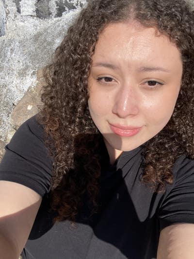 Professional Female seeks a double room Main Photo