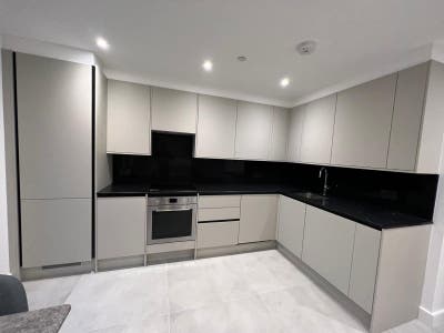 Replacement Tenant Wanted  Spacious Room Available Main Photo