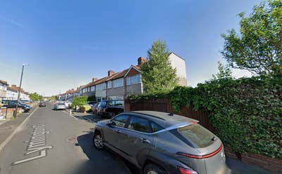DSS-Studio Flat Available in Norbury Merton SW16 Main Photo