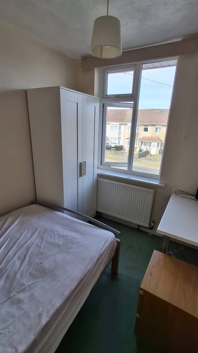 Spacious Room Available in a 4-Bedroom Shared Hous Main Photo