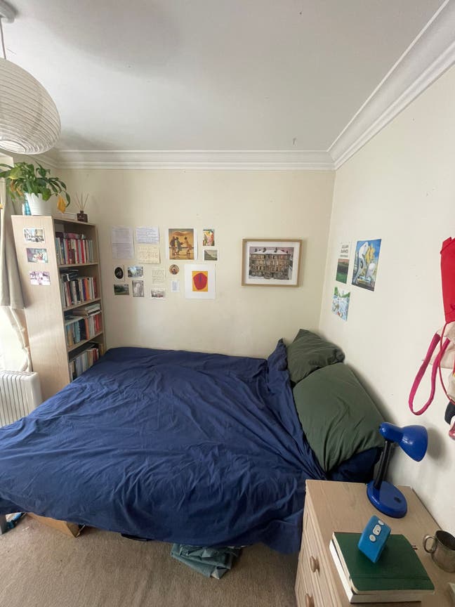 Spacious Double Room Available in Lovely House Main Photo