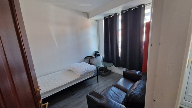 Room for rent Main Photo