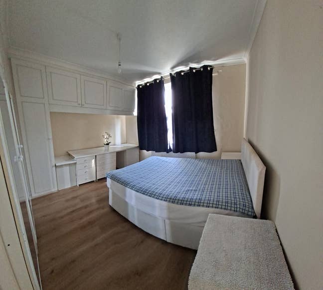 Double Rm-Near WP Station available NOW Main Photo