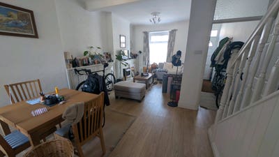 One double room available in a two bed house Main Photo