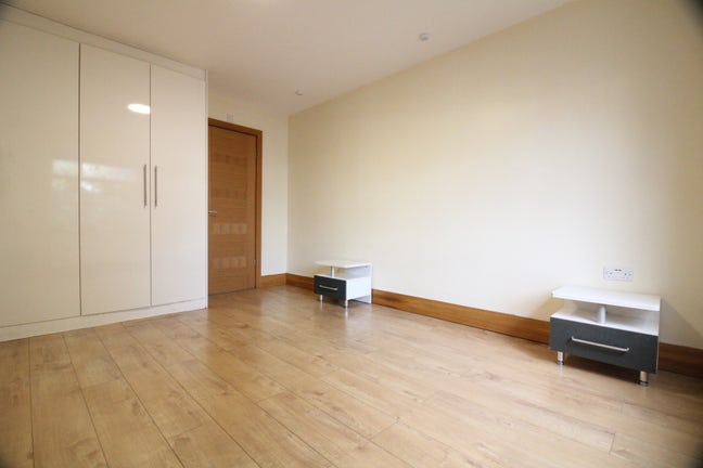 Huge Double Ensuite Room Close to Tube- Hillingdon Main Photo