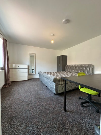  Modern Renovated House Share in Guildford   Main Photo