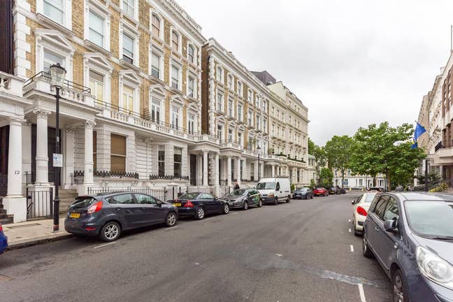 Kensington maisonette to rent with balcony  Main Photo