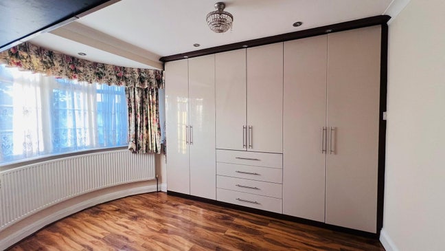 Large Double room Available Main Photo