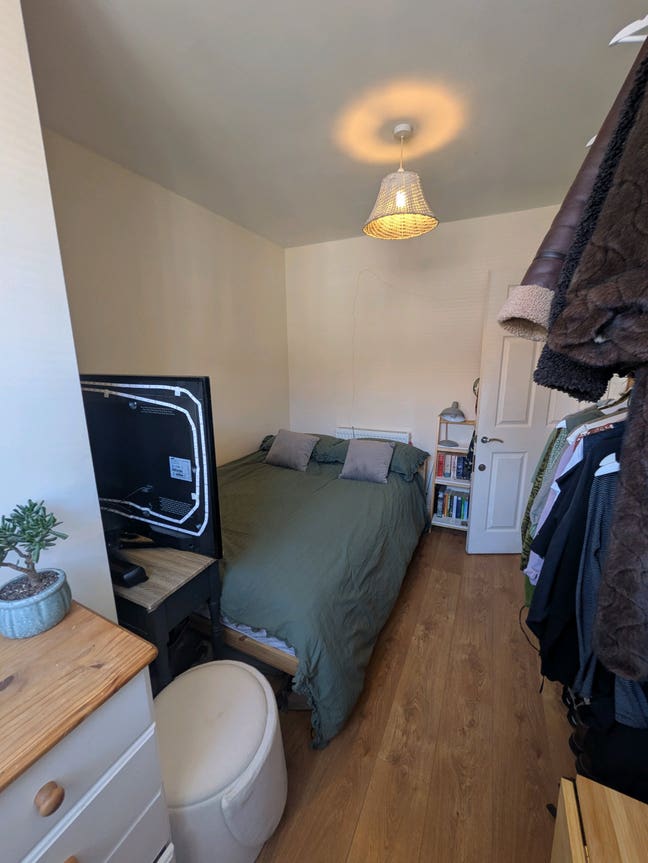 Double room available in HMO 3 bed terrace house Main Photo