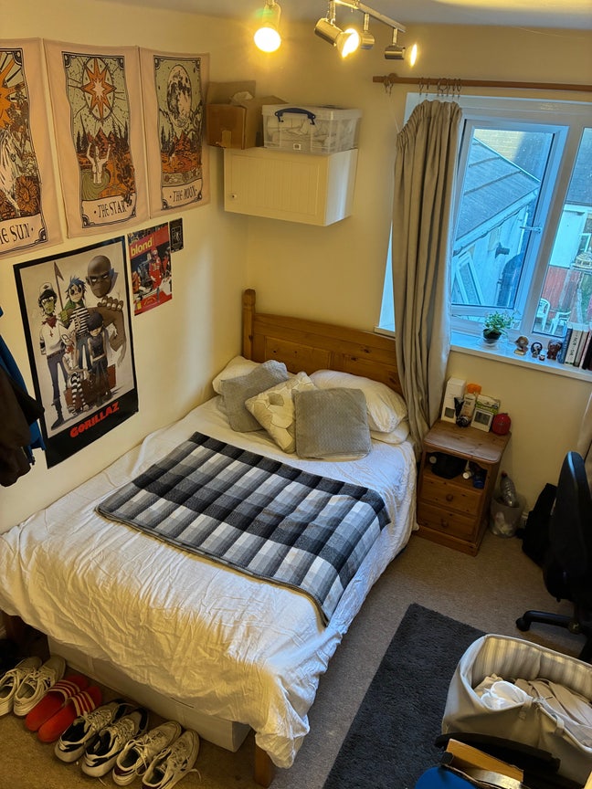 1 room available in student house &pound;500 pm Main Photo