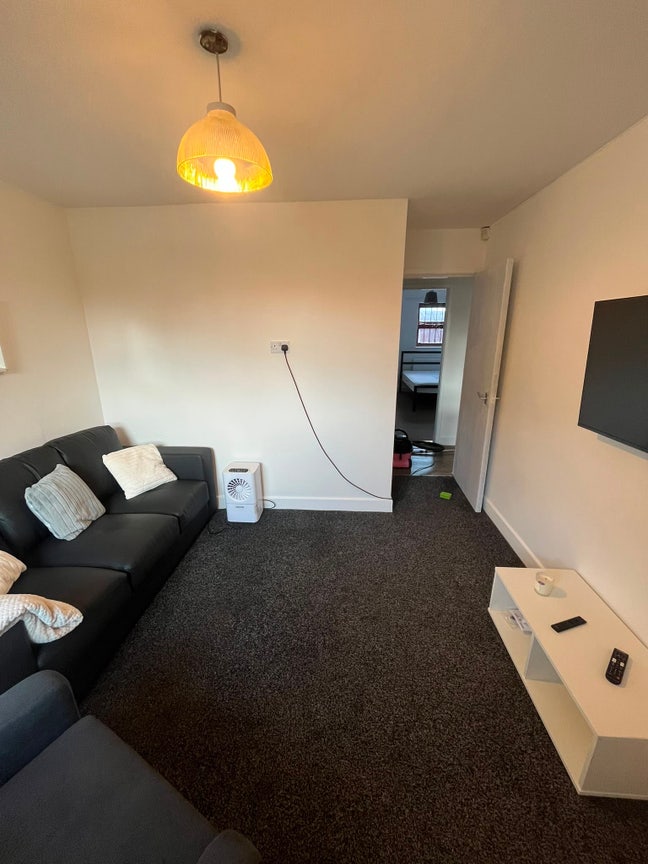 Room in LS3 Close to City Centre Available Now Main Photo