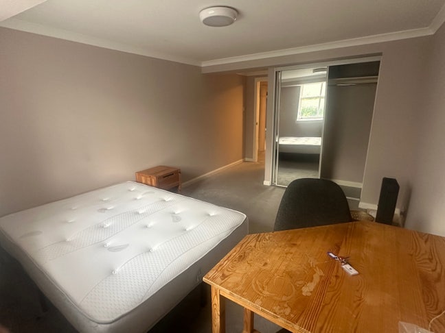 Room to rent from October Main Photo