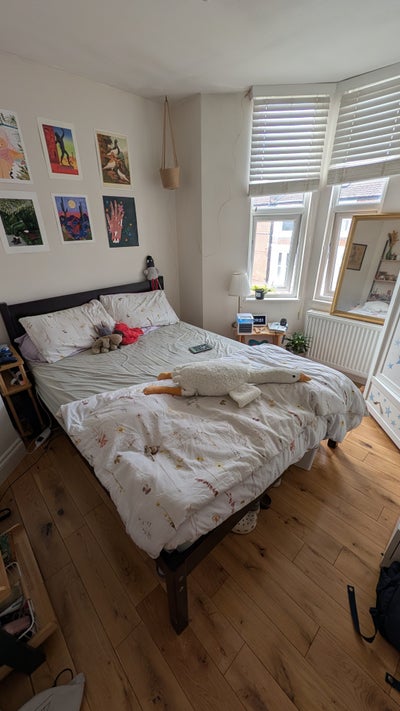 Cute Clapham south room, with 2 lovely girls Main Photo