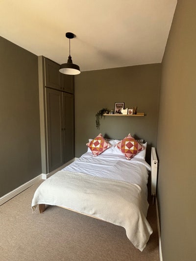 Spacious Furnished Double Room Main Photo