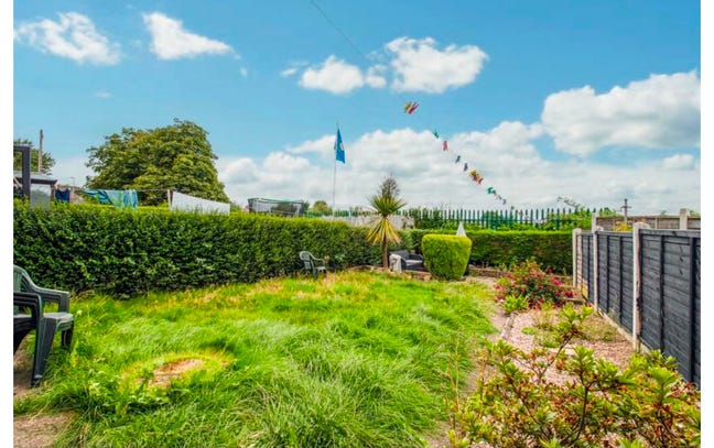 2 bedroom house available to rent  Main Photo