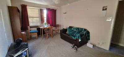 Double Room available on Perth Road Main Photo