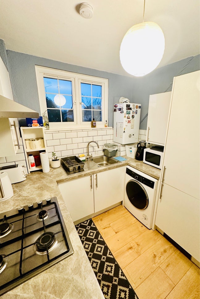 Single Room to Rent – Old Woking (Bills Included) Main Photo