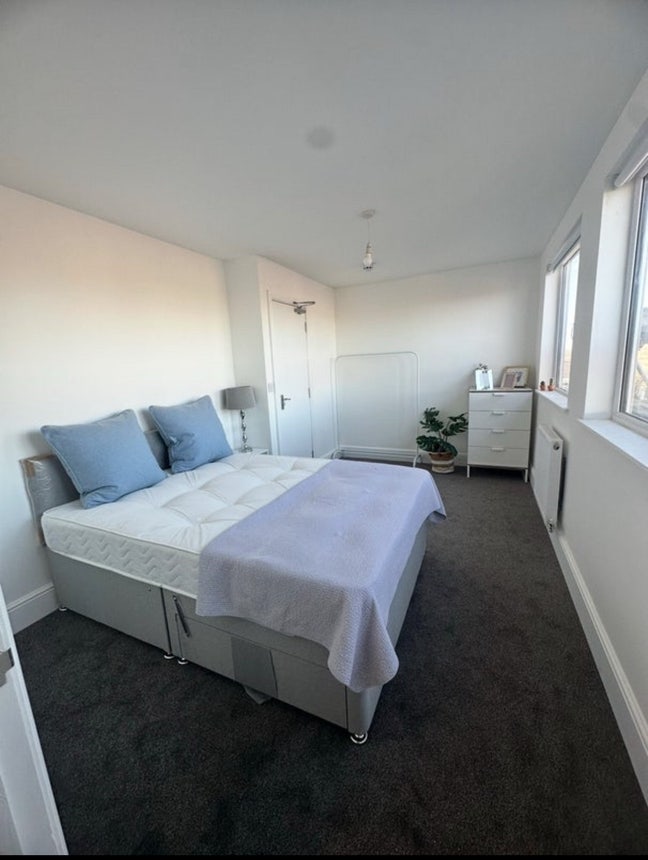 Couples - ensuite double rooms, fishponds Main Photo