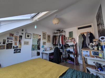 Well-located double room in a welcoming house Main Photo