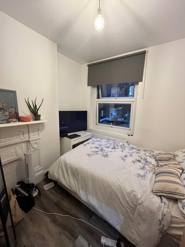 Room available - &pound;825 inc. bills Main Photo