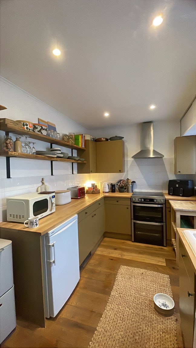 Double Room Mon to Fri  Main Photo