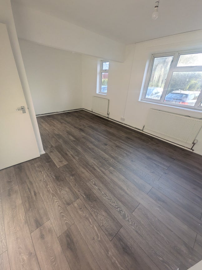 1 bedroom flat in cranbrook Main Photo