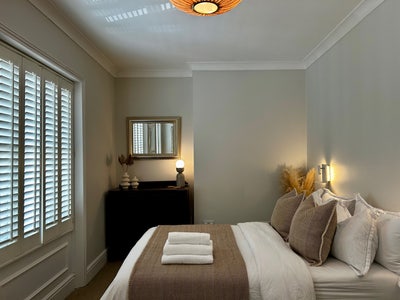 &pound;890/month for 1-2 nights mid-week, regular Airbnb Main Photo