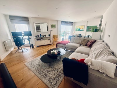En-suite room in Greenwich duplex Main Photo