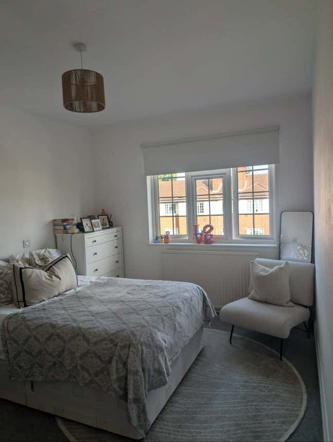 Double Room Available – NW4, Northern Line Main Photo