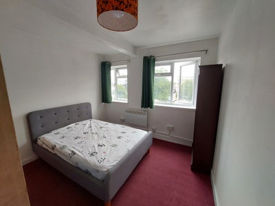 🏡  3-Bedroom Flat in Canterbury City Cent Main Photo
